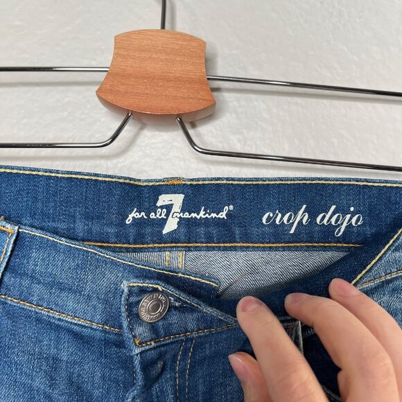 7 For All Mankind Womens Crop Dojo Blue Denim Embroidered 7 Back Pocket Jeans 30 - Picture 9 of 13